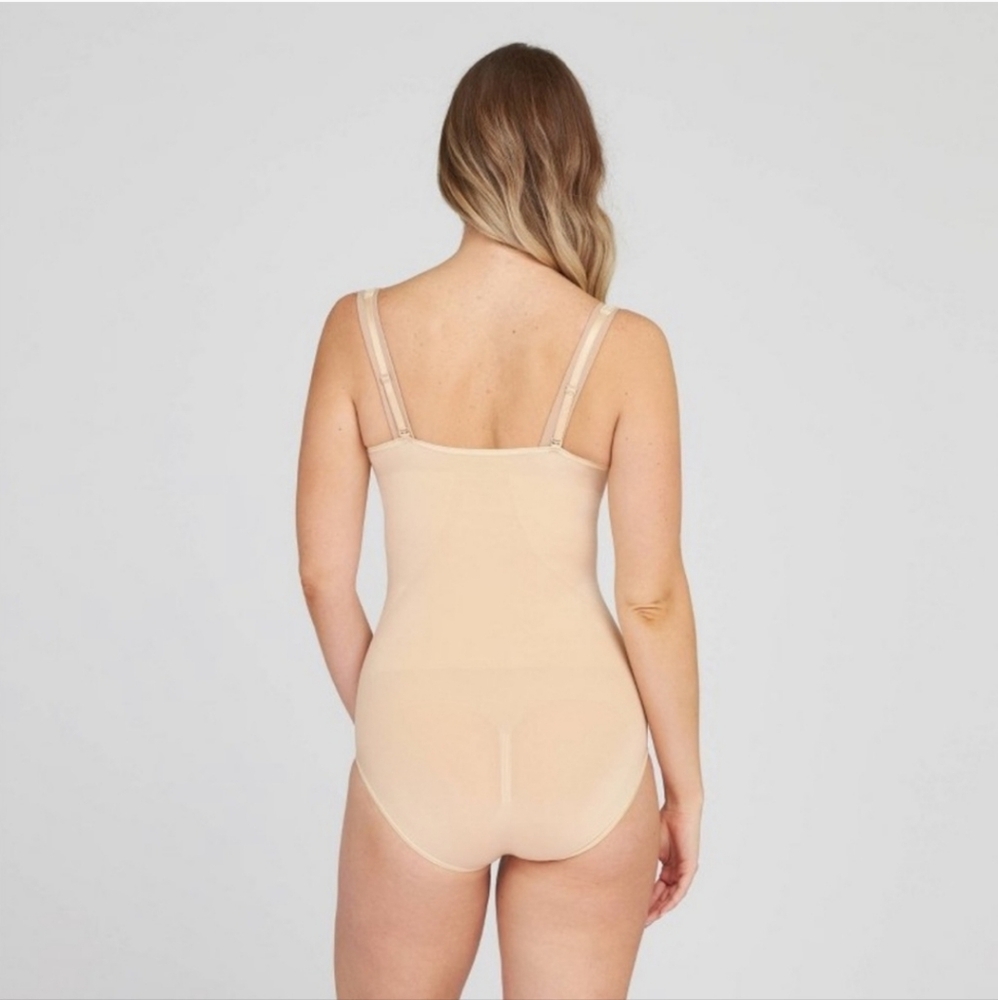 NWT Assets By Spanx Shaping Open-Bust Panty Bodysuit Naked Color Size XL - Picture 2 of 9